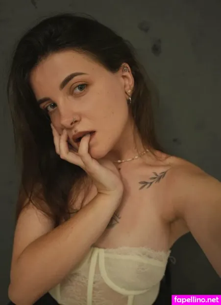 Alicee Pearl OnlyFans Thumbnail #2UhmpVjx0r