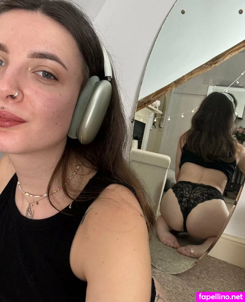 aliceburmiston, alicee_pearl Nude Leaked OnlyFans Photo #gjA83dQd2w