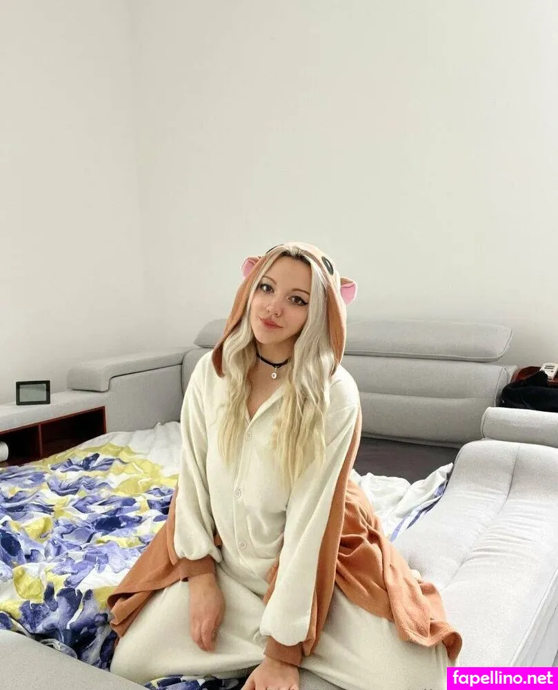 aaaliceee777, alicee777709 Nude Leaked OnlyFans Photo #gH0ne4tP3i