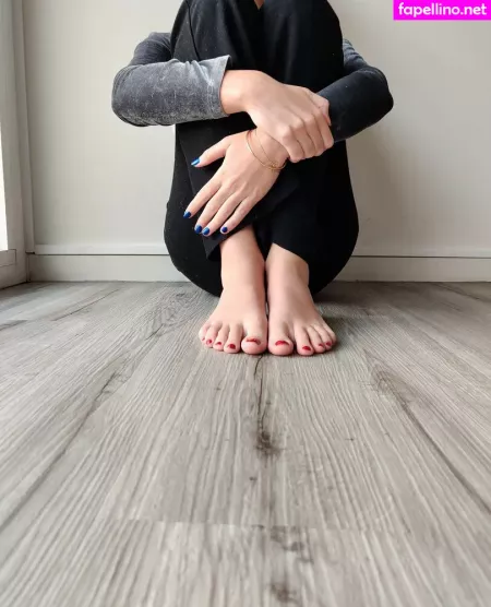 Alicefrenchfeet OnlyFans Thumbnail #2kEWrUY0mr