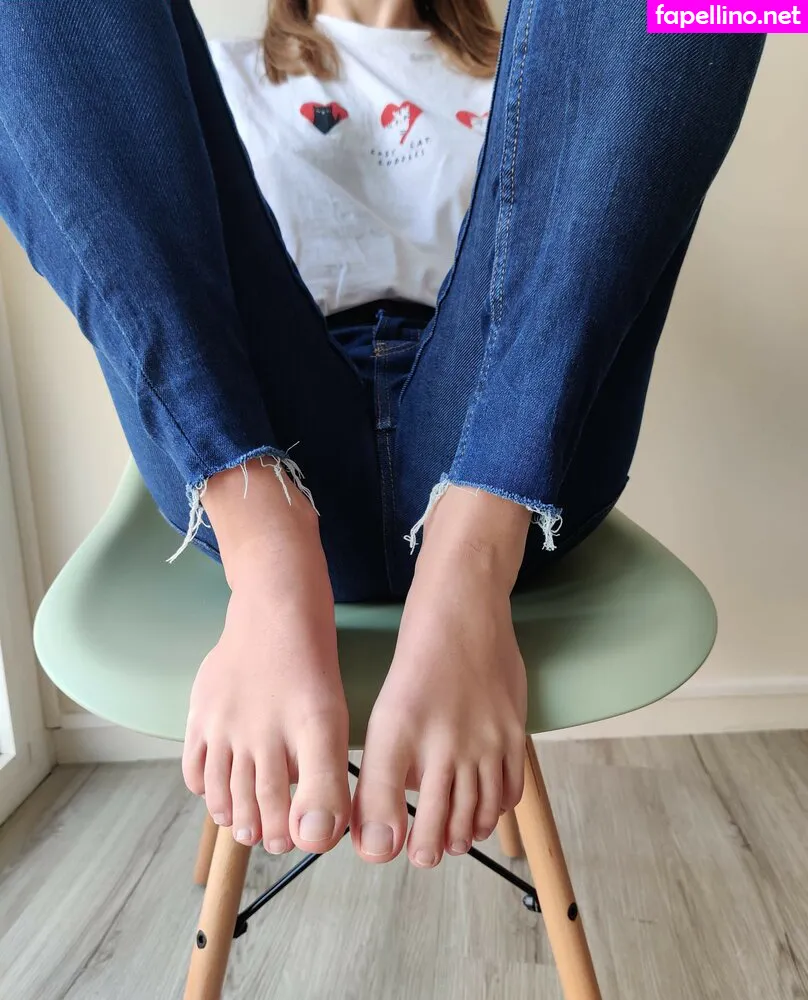 alice.frenchfeet, alicefrenchfeet Nude Leaked OnlyFans Photo #3yMSGacoYi