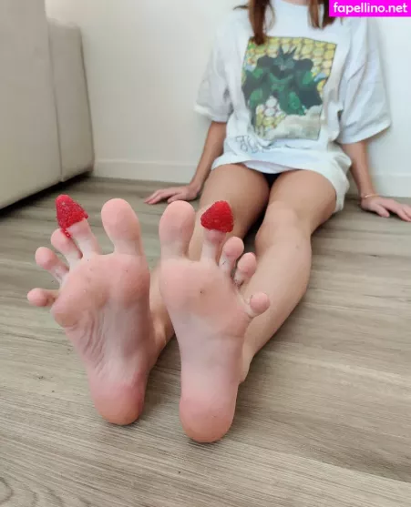 Alicefrenchfeet OnlyFans Thumbnail #PA9xweuKft