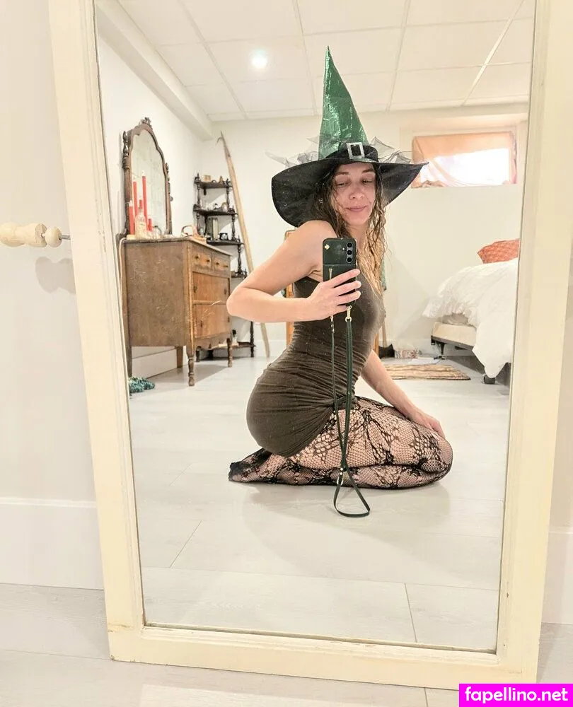 alicethroughwonderland, disneyalice Nude Leaked OnlyFans Photo #6E6kjDnrFZ