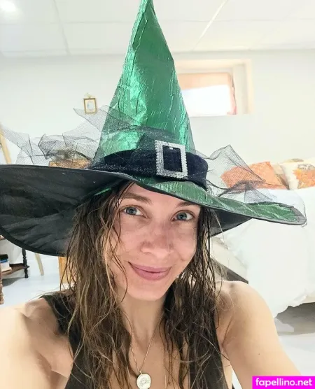 Alicethroughwonderland OnlyFans Thumbnail #KdR9xKNzOq