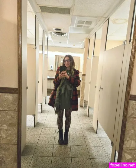 Alicethroughwonderland OnlyFans Thumbnail #zskH60unBL