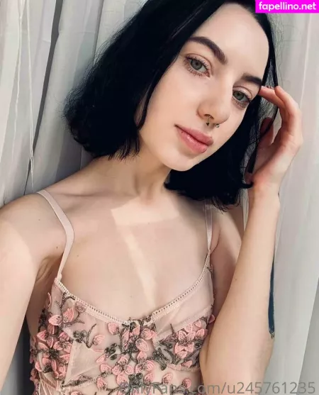 Alicewonderfull OnlyFans Thumbnail #23XwAv3SuX