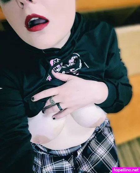 Alicexkhaos OnlyFans Thumbnail #yL4zJ1pijF