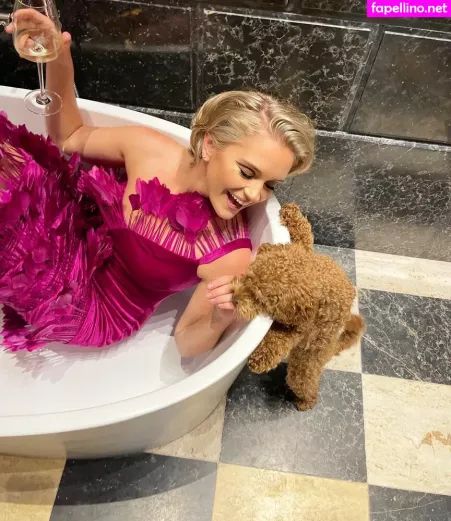Alicia Agneson OnlyFans Thumbnail #4oBQxebOBt