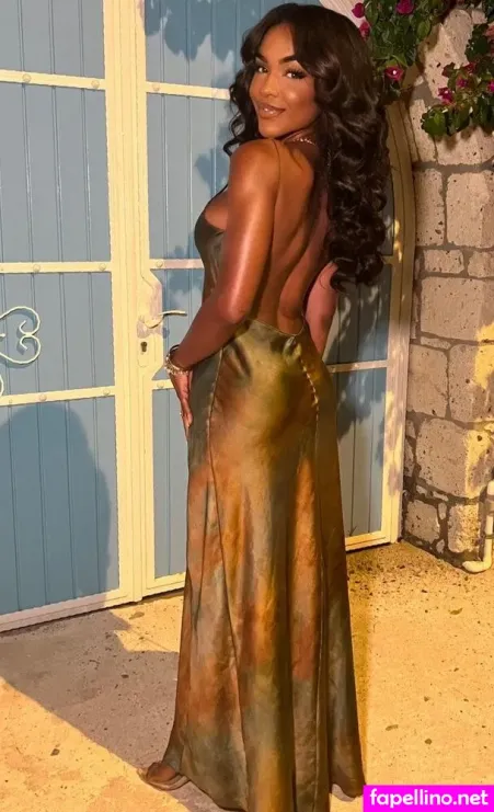 Alicia Awa OnlyFans Thumbnail #7sXvvzG39r