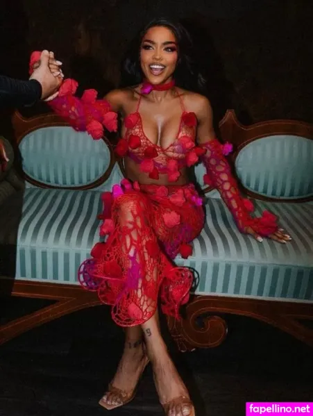 Alicia Awa OnlyFans Thumbnail #Piqz6kgFdR