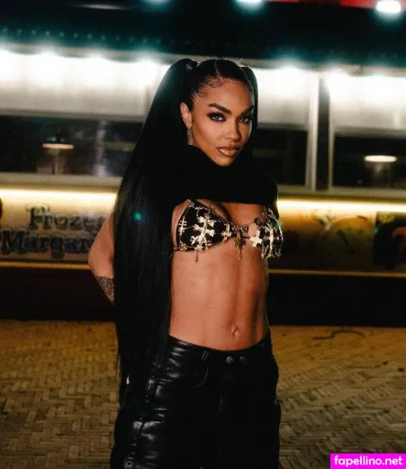 Alicia Awa OnlyFans Thumbnail #hjFf8dMbMz