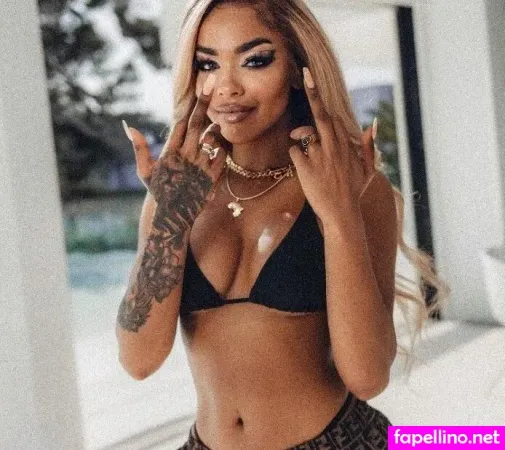 Alicia Awa OnlyFans Thumbnail #sYz30e1iDF