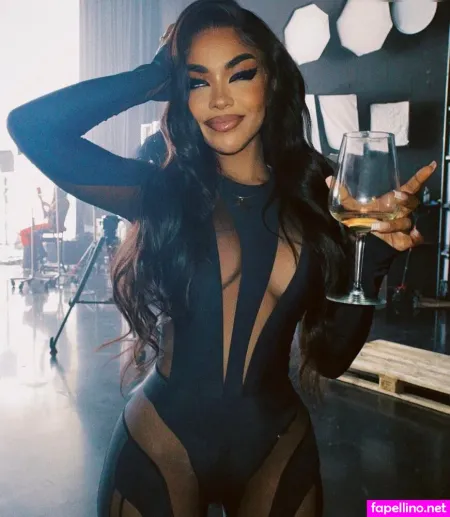 Alicia Awa OnlyFans Thumbnail #smXyjTb3IE