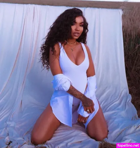 Alicia Awa OnlyFans Thumbnail #yWnp6yoljL