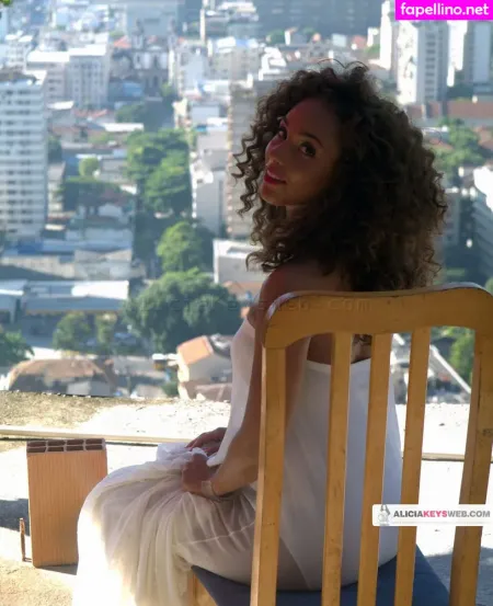 Alicia Keys OnlyFans Thumbnail #tqx91svqeh
