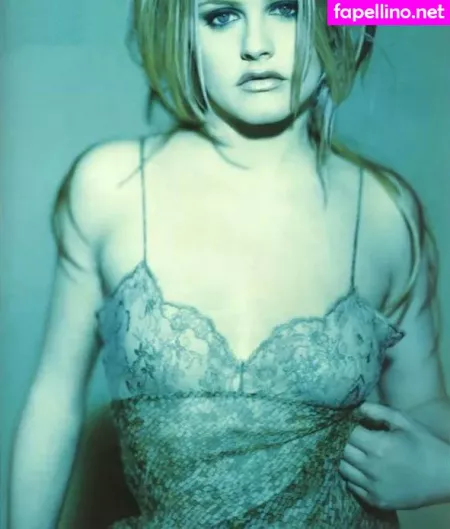 Alicia Silverstone OnlyFans Thumbnail #uVO581X9Ww