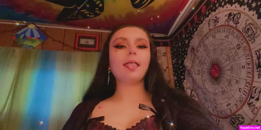 Alienartqueenfree OnlyFans Thumbnail #PcAo0VKd0l