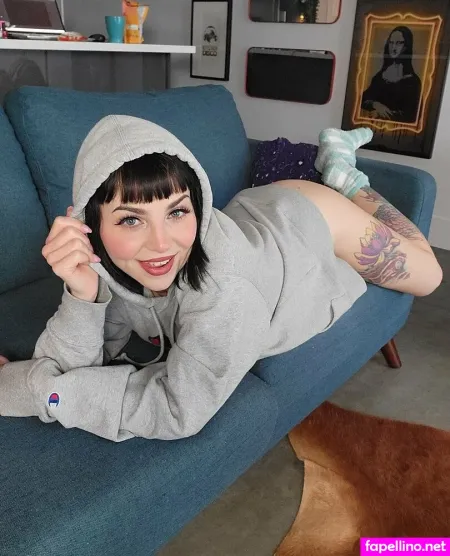 Alientrashkitty69 OnlyFans Thumbnail #c0mE6ZBD0X