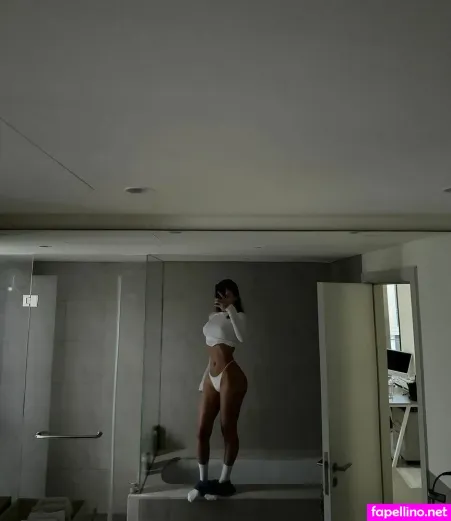 Alina Garage OnlyFans Thumbnail #08YlcBryjA