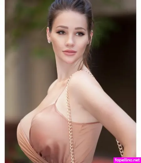Alina Lewis OnlyFans Thumbnail #CEOmAewenb
