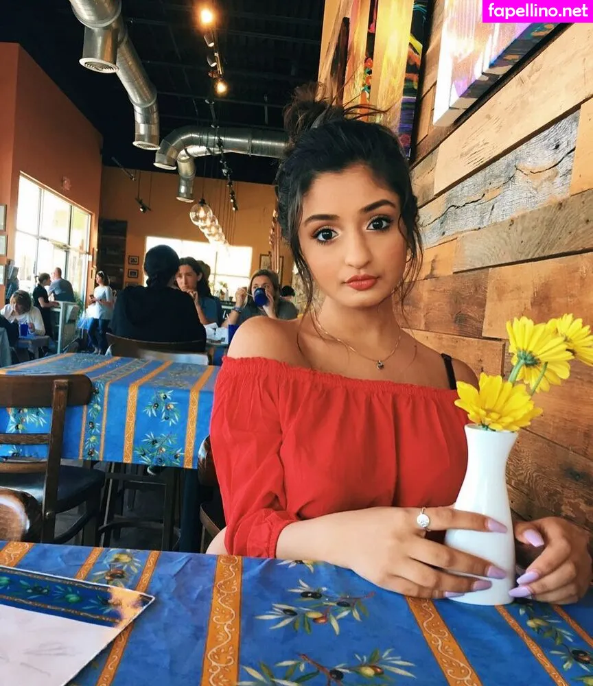 alina.m, alinacollins Nude Leaked OnlyFans Photo #ULfRliWe14