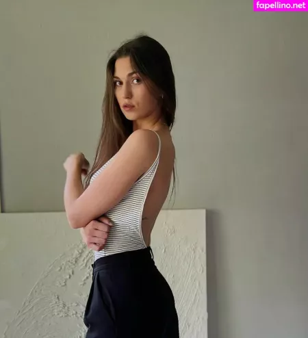 Alina Peter OnlyFans Thumbnail #AaayQLxVrx