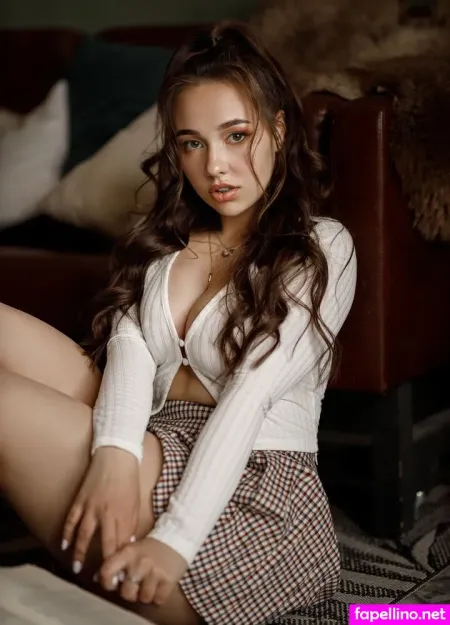 Alina Sabirova OnlyFans Thumbnail #TzWdExeijk