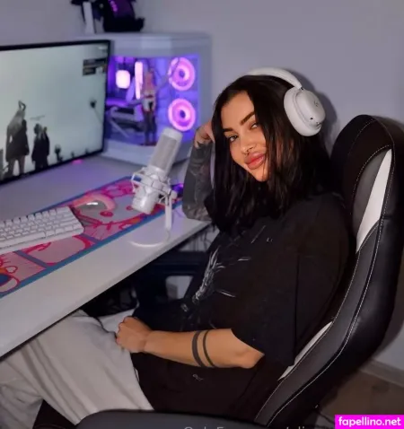 Alina Wanderer OnlyFans Thumbnail #5EfwEjDZYH