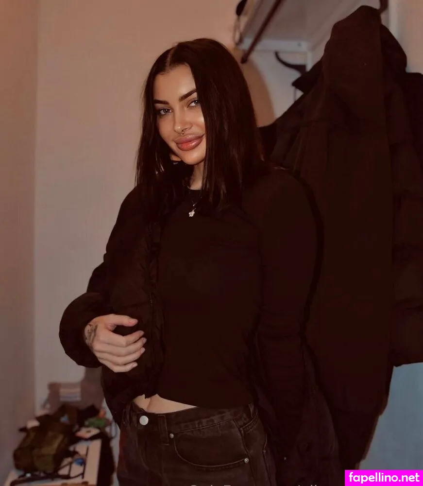 alina_wand, alina_wanderer Nude Leaked OnlyFans Photo #7yI2zNqe02