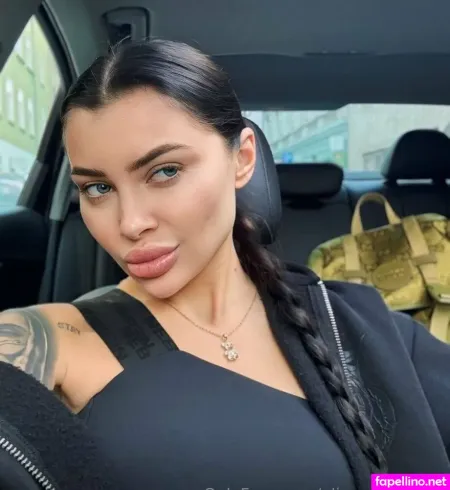 Alina Wanderer OnlyFans Thumbnail #ZD1lLlhYfW