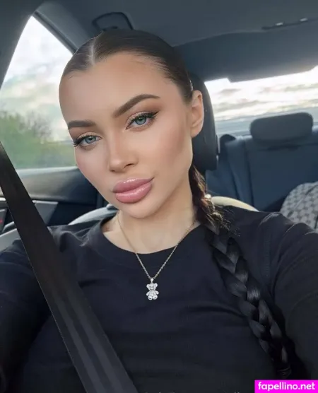 Alina Wanderer OnlyFans Thumbnail #i4LhgAcThR