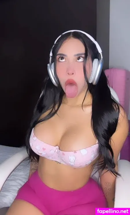 Alinacollins OnlyFans Thumbnail #BIuLHvUnjS