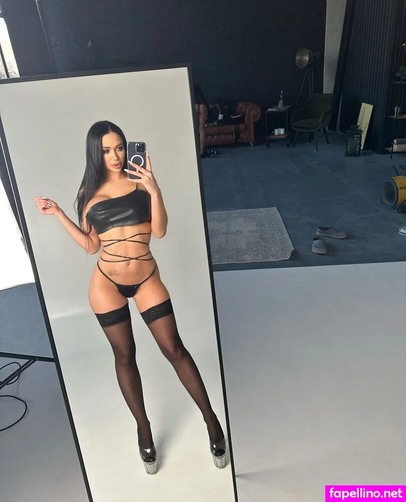 alinafoxxx, thefoxalina Nude Leaked OnlyFans Photo #3j0vRRQXOS