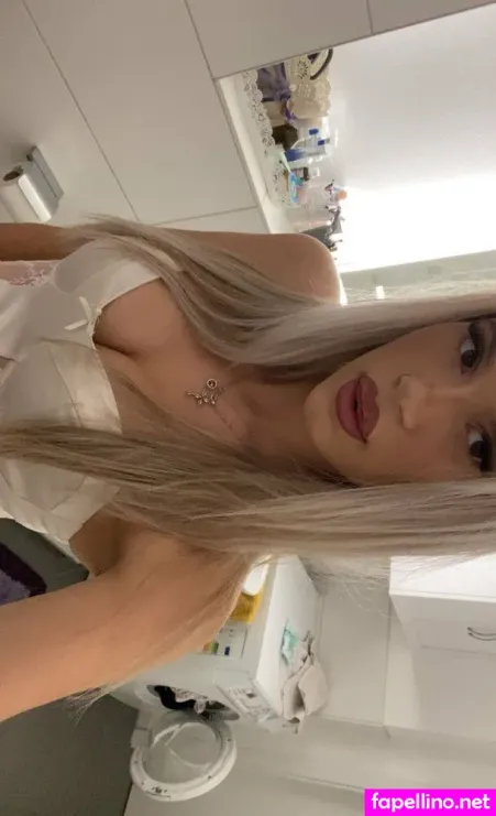 Alinagreys Main Profile Photo