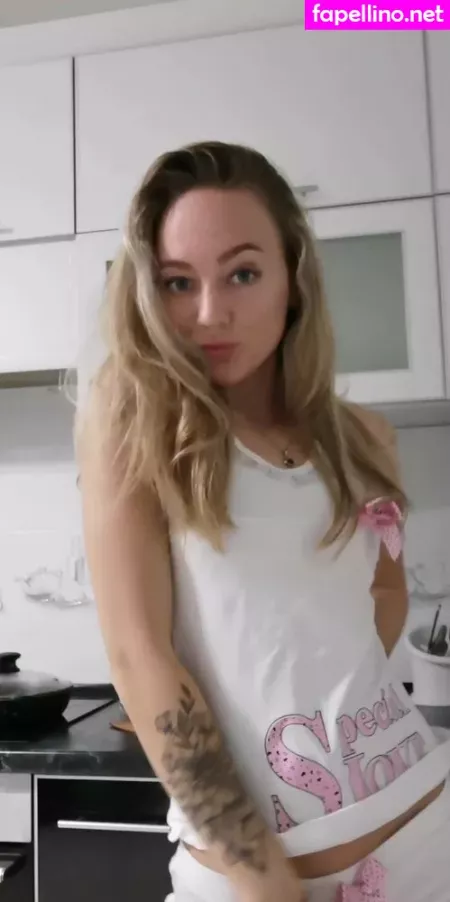 Alinalovely OnlyFans Thumbnail #9bCC4uC8m9