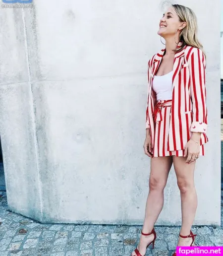 Alinamerkau OnlyFans Thumbnail #ac7d47Uuv2