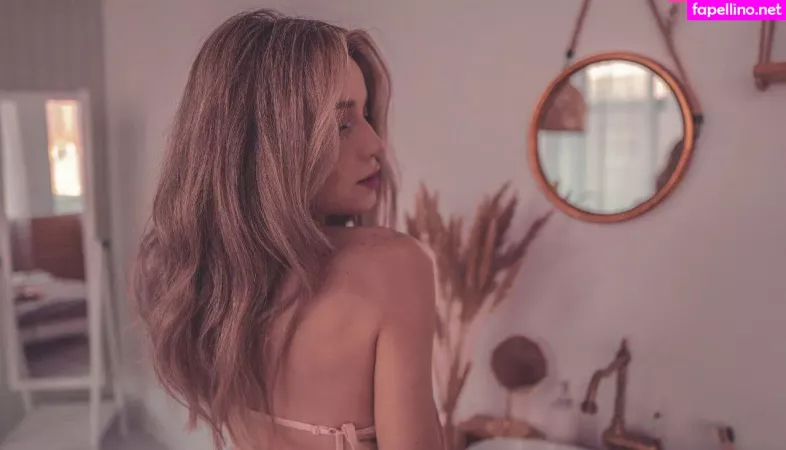 Alinanameli OnlyFans Thumbnail #cGgKlzg4SB