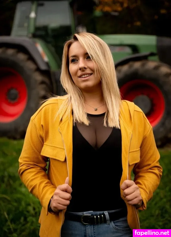 alinas.landleben Nude Leaked OnlyFans Photo #8hs52ai2dM