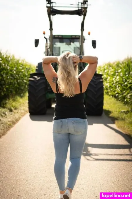 Alinas Landleben OnlyFans Thumbnail #DPUCPxS7Ul