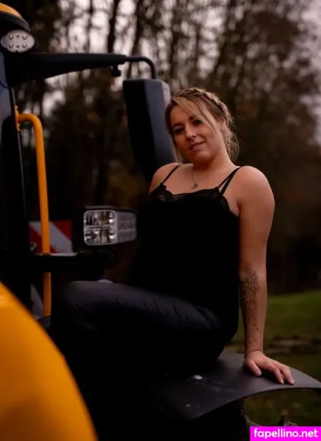 Alinas Landleben OnlyFans Thumbnail #IQ7oWBJd4E