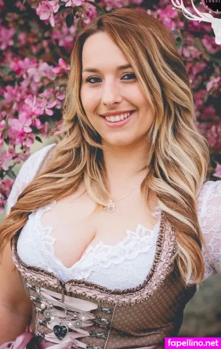 Alinas Landleben OnlyFans Thumbnail #yXZwL8oEMj