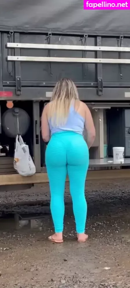 Aline Fuchter Ouriques OnlyFans Thumbnail #5rx6wxliPn