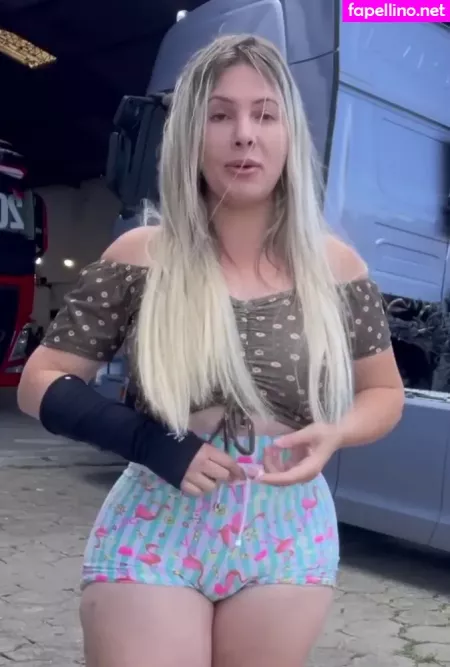 Aline Fuchter Ouriques OnlyFans Thumbnail #Inj4I7oD8Q