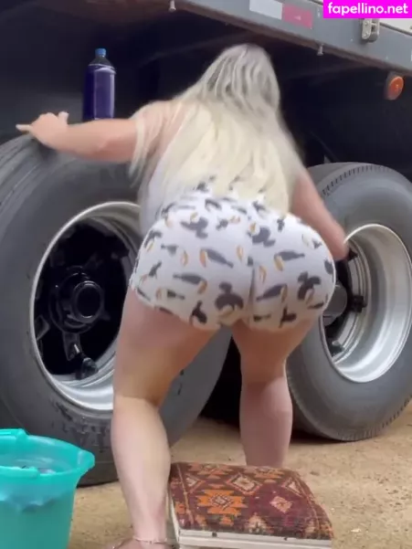 Aline Fuchter Ouriques OnlyFans Thumbnail #WkKXSSoQLF