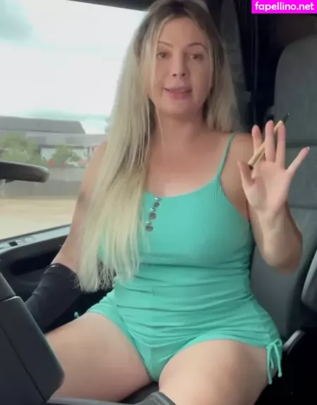Aline Fuchter Ouriques OnlyFans Thumbnail #YestxTKqSE