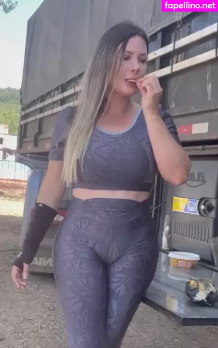 Aline Fuchter Ouriques OnlyFans Thumbnail #en22KciSRl