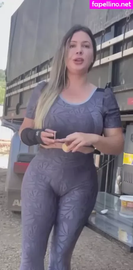 Aline Fuchter Ouriques OnlyFans Thumbnail #m10TBQFdAr