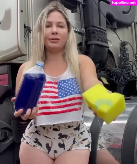 Aline Fuchter Ouriques OnlyFans Thumbnail #xNVmMkI7aA