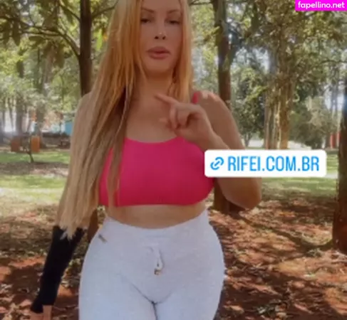 Aline Futcher Ouriques OnlyFans Thumbnail #0OgiZpQ76w