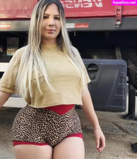 Aline Futcher Ouriques OnlyFans Thumbnail #0v4YWvcrRa